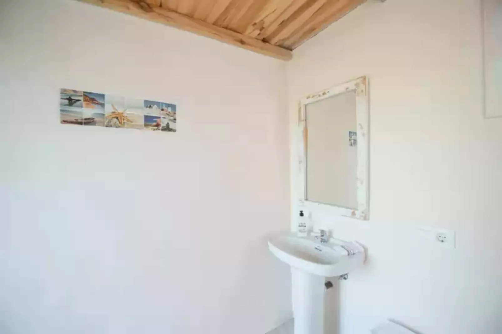 Es Mitja Davall-Bathroom
