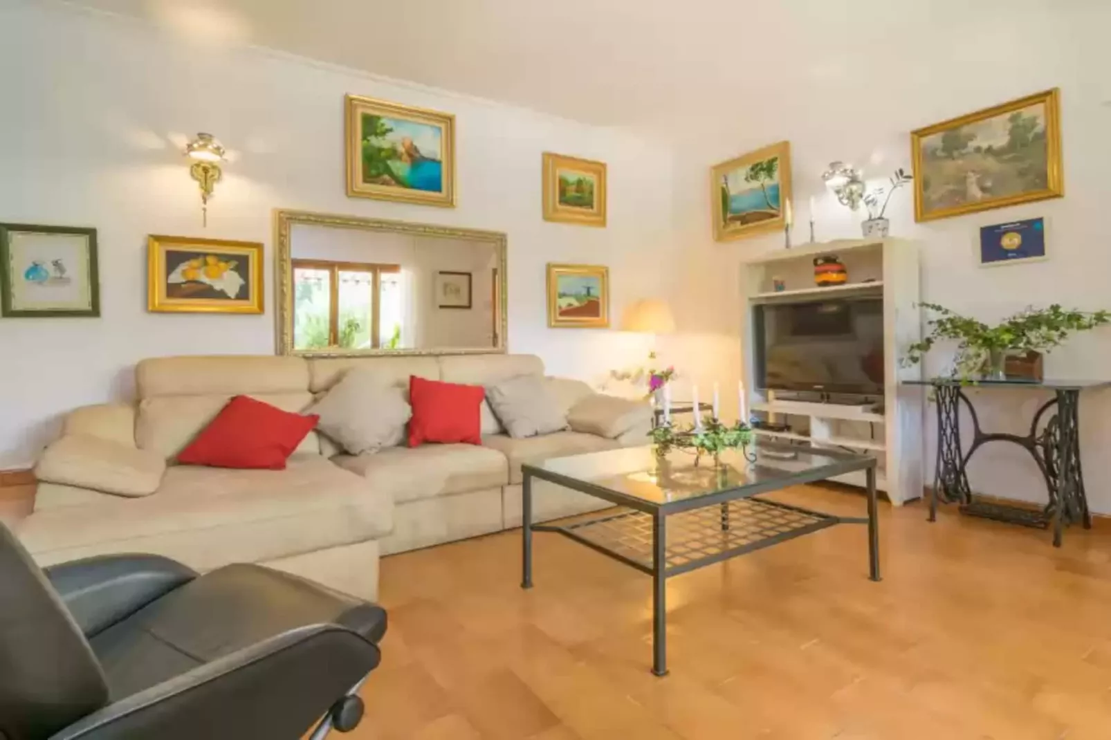 El Pradillo-Living room
