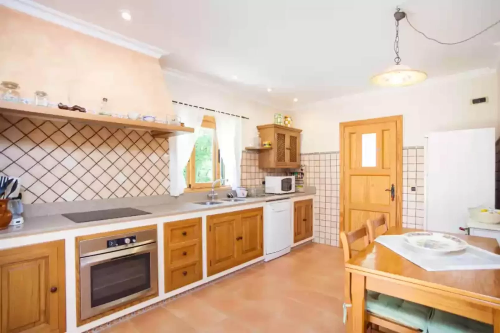 Can Boi Den Cifre-Kitchen