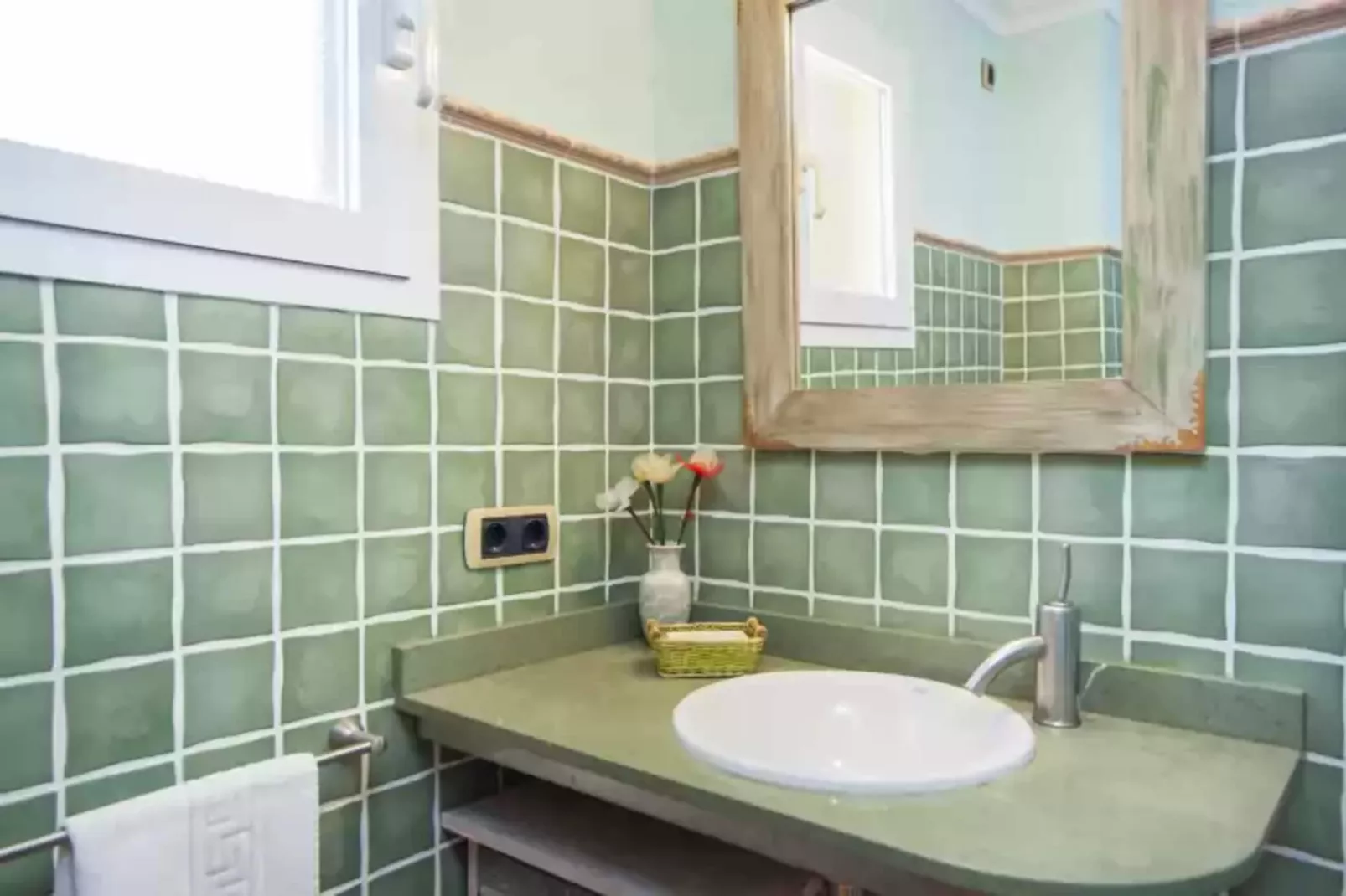 Can Boi Den Cifre-Bathroom
