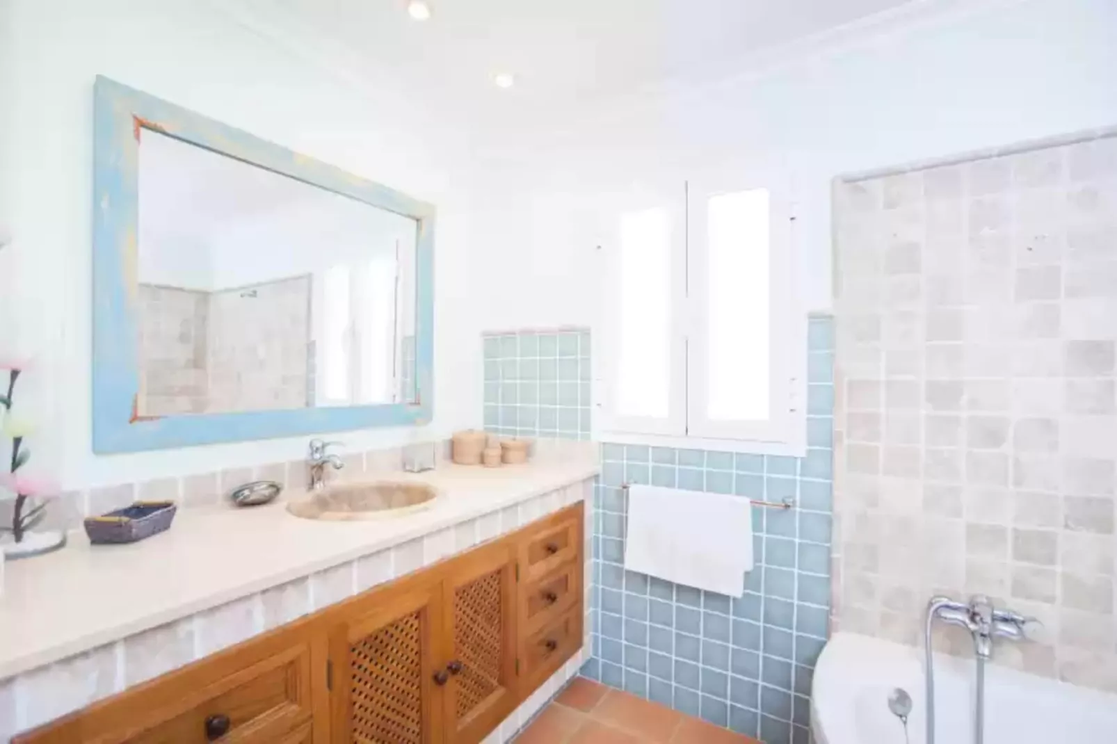 Can Boi Den Cifre-Bathroom