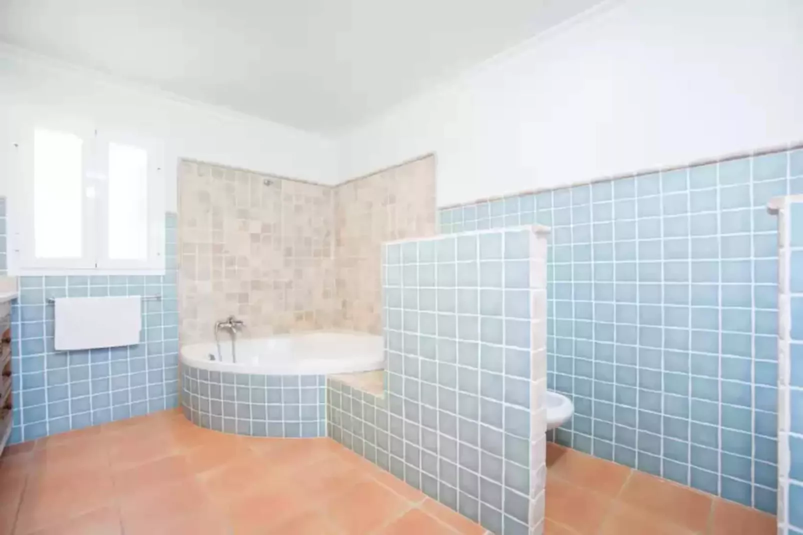 Can Boi Den Cifre-Bathroom