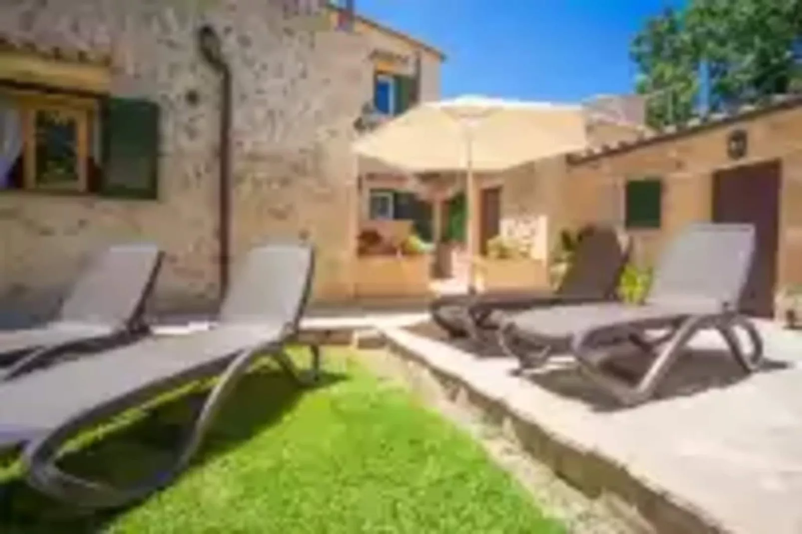 Can Boi Den Cifre-Gardens summer