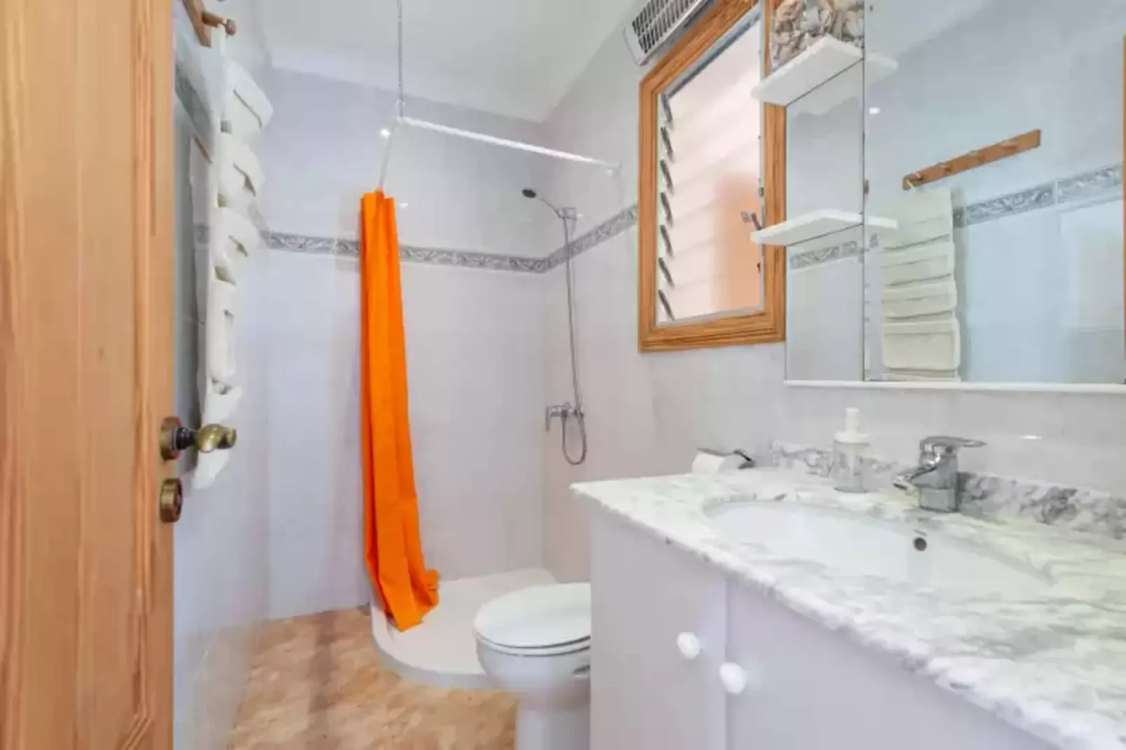 Can Kalet-Bathroom