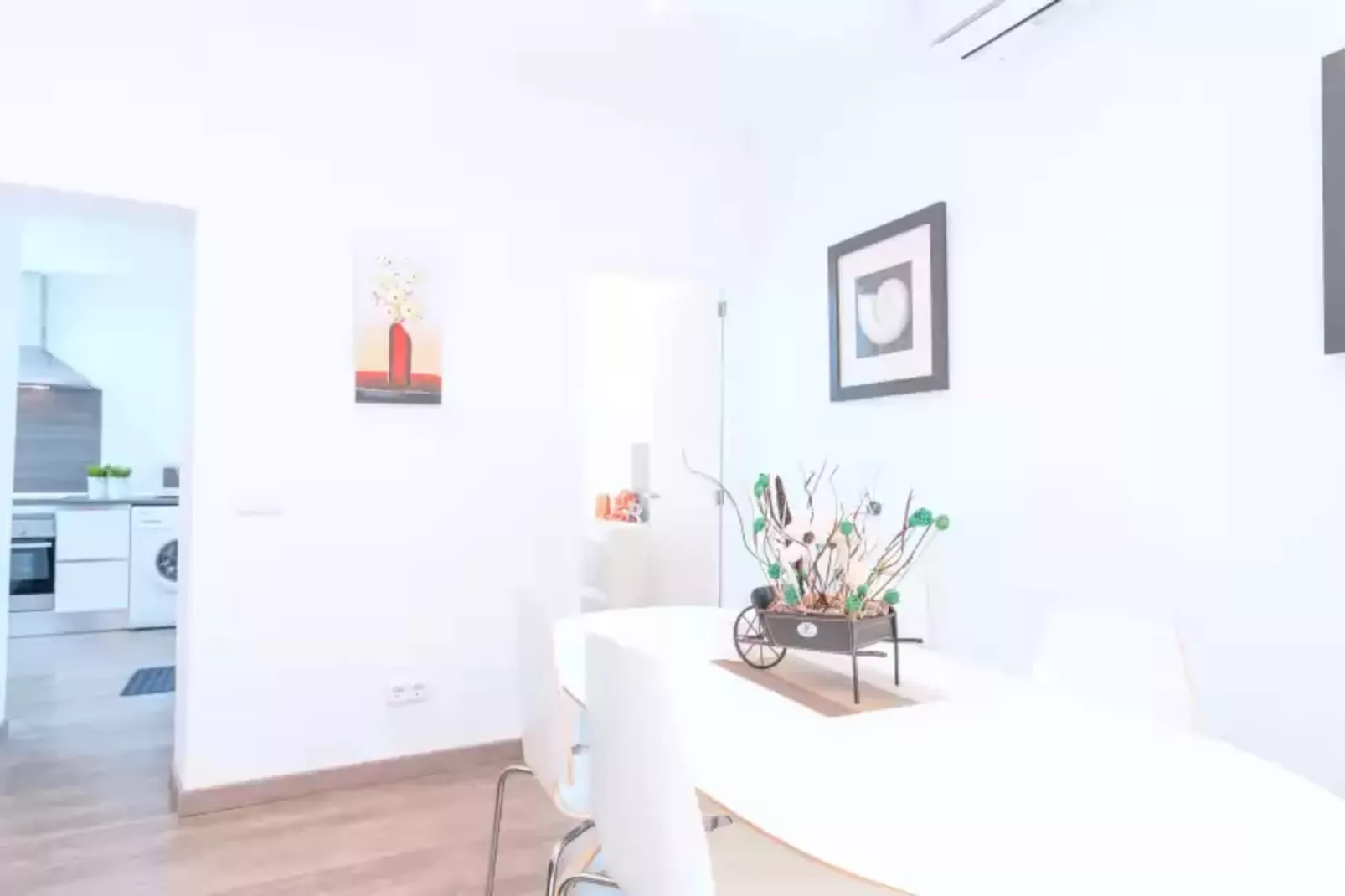 Quinze Germans-Dining room