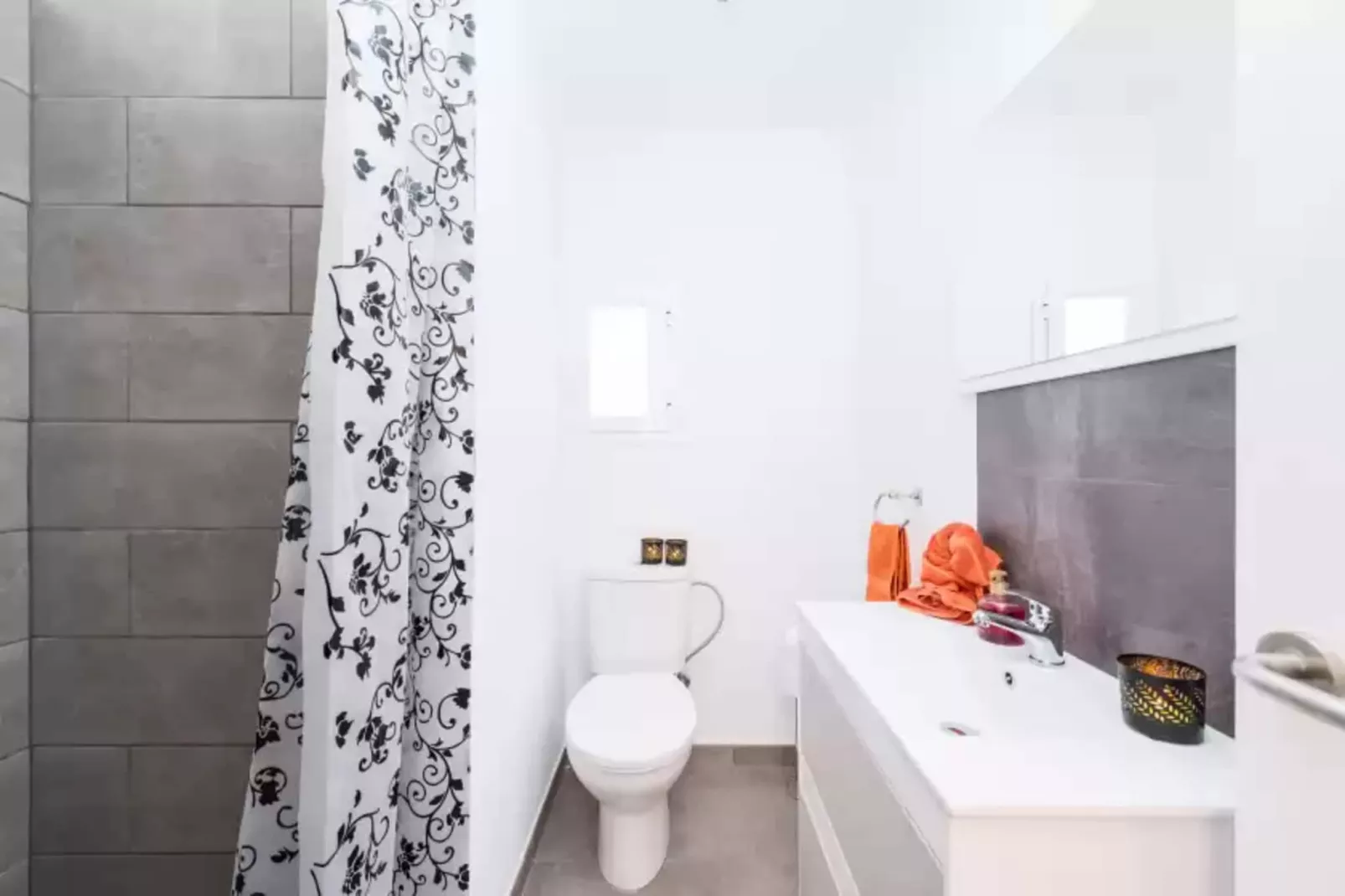 Quinze Germans-Bathroom