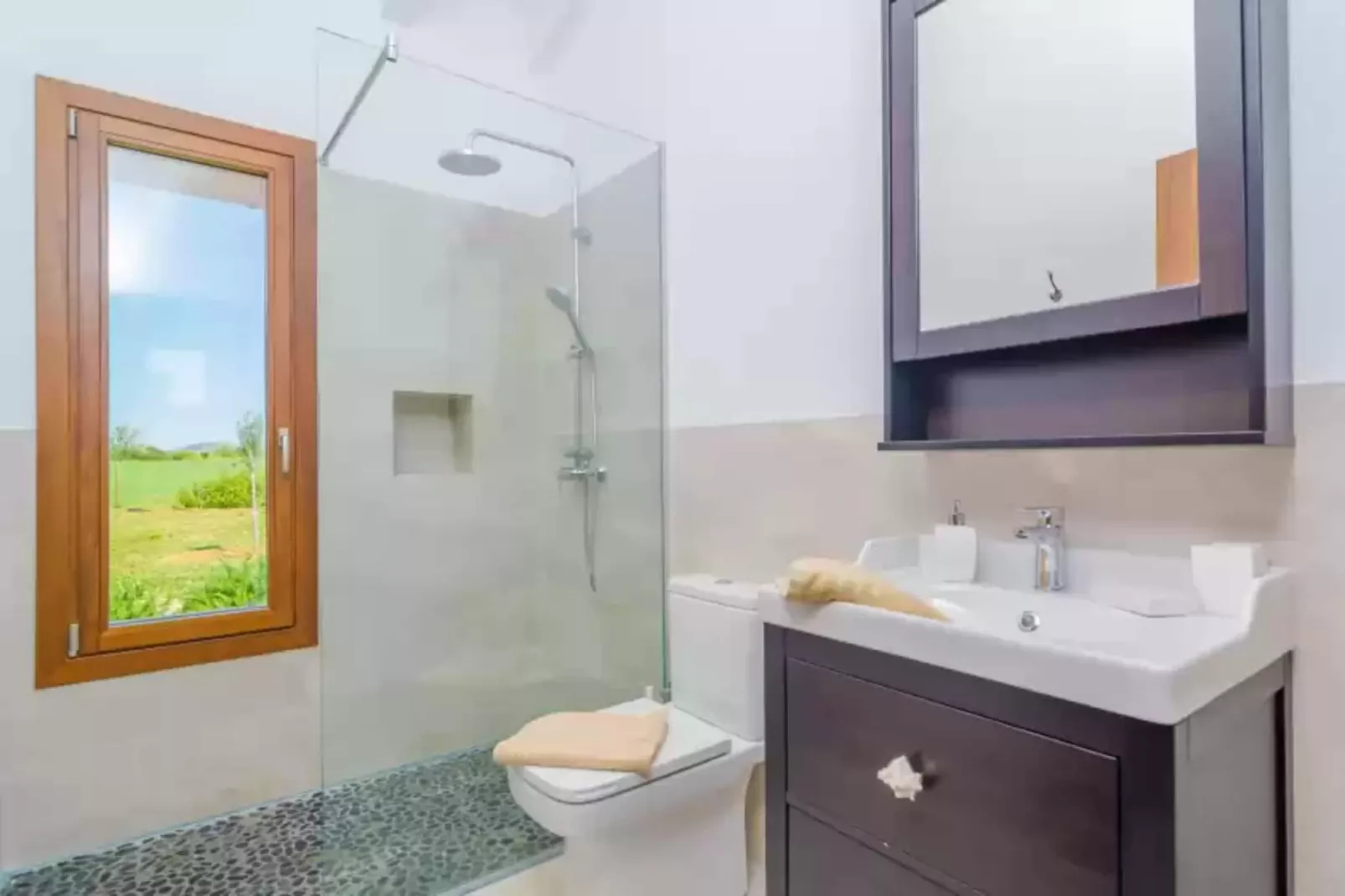 Can Gusti-Bathroom