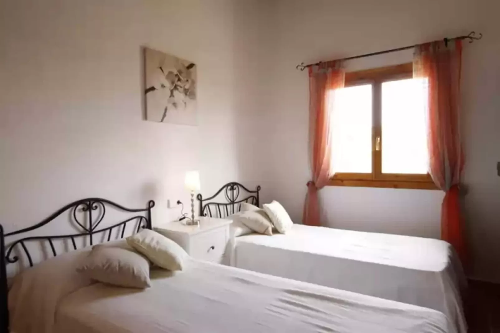 Can Canals-Bedroom