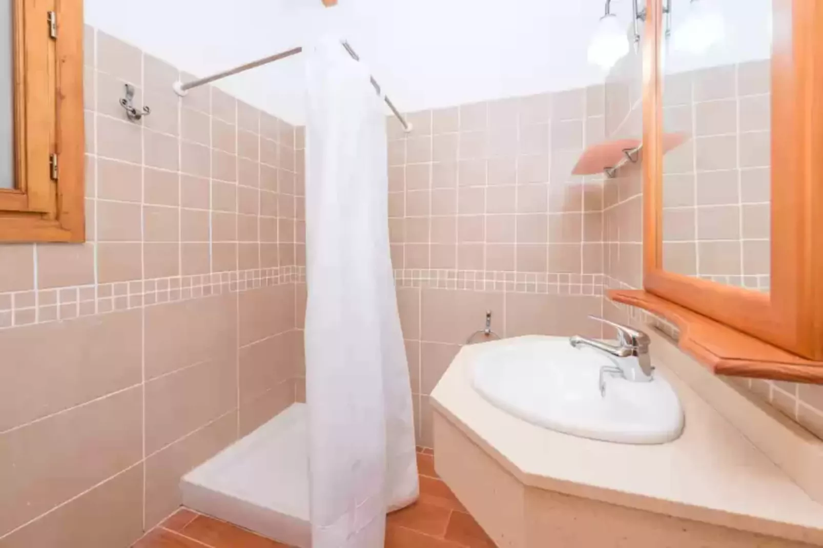 Can Canals-Bathroom