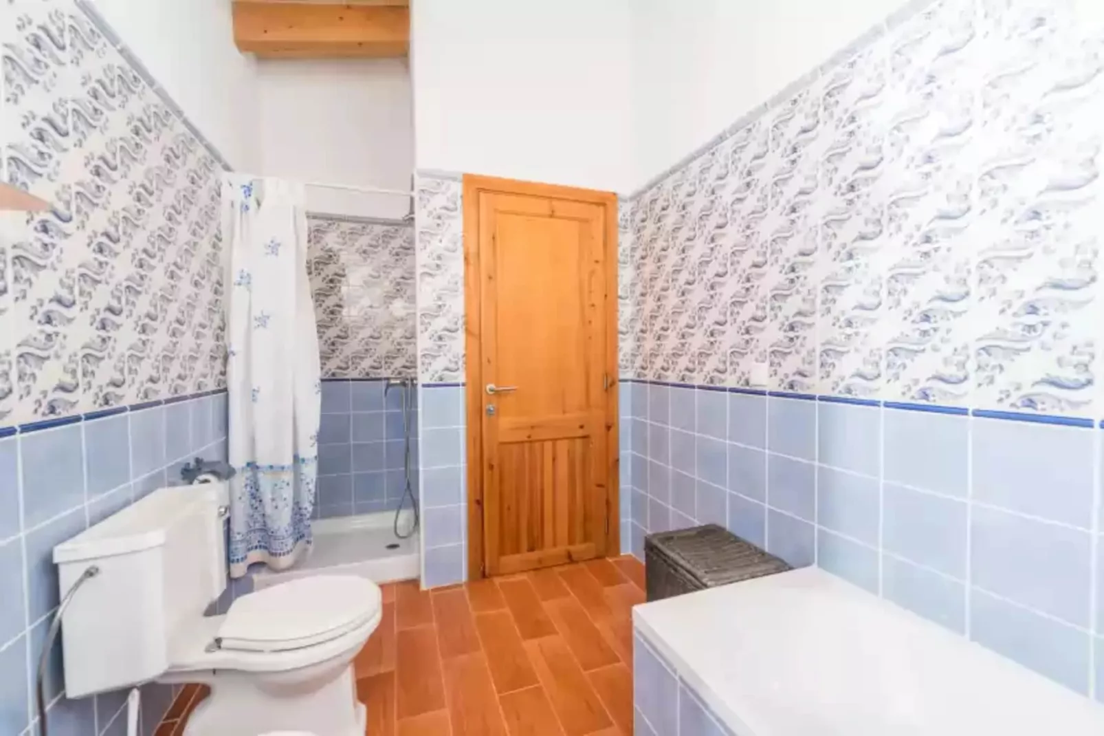 Can Canals-Bathroom
