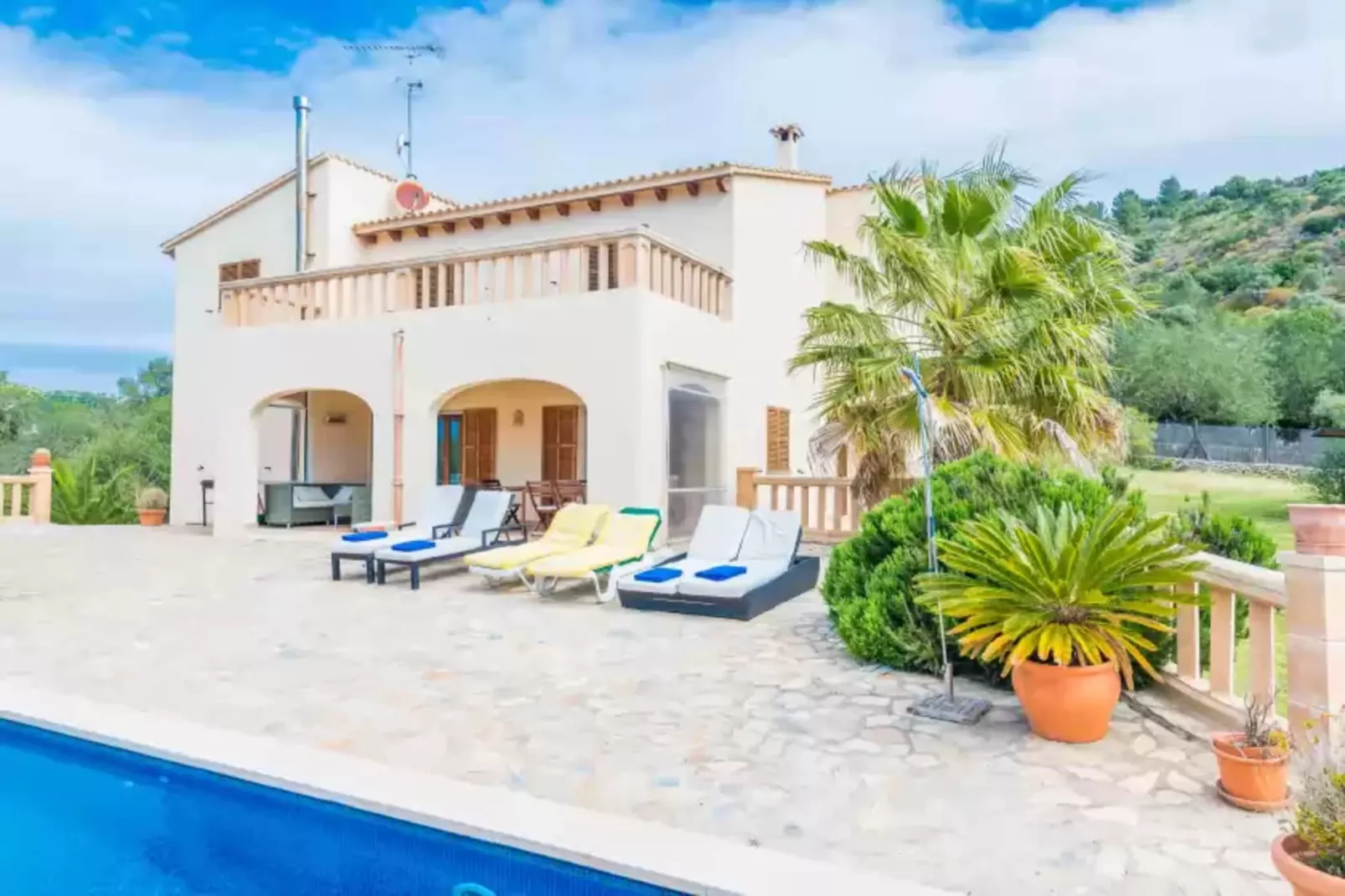 Can Canals-Terrace balcony