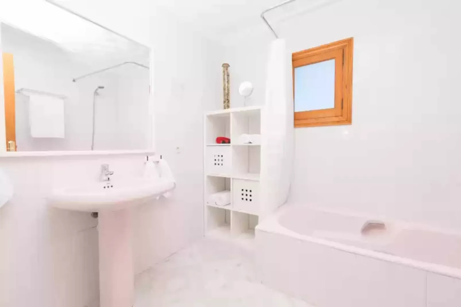 Can Fusteret-Bathroom