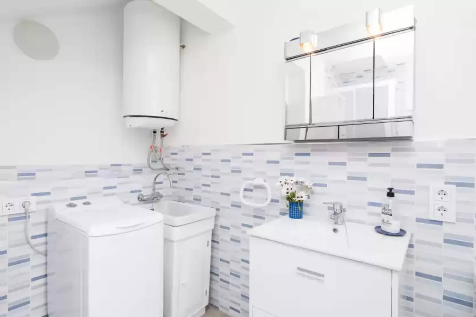 Vila Ca Shermano-Bathroom
