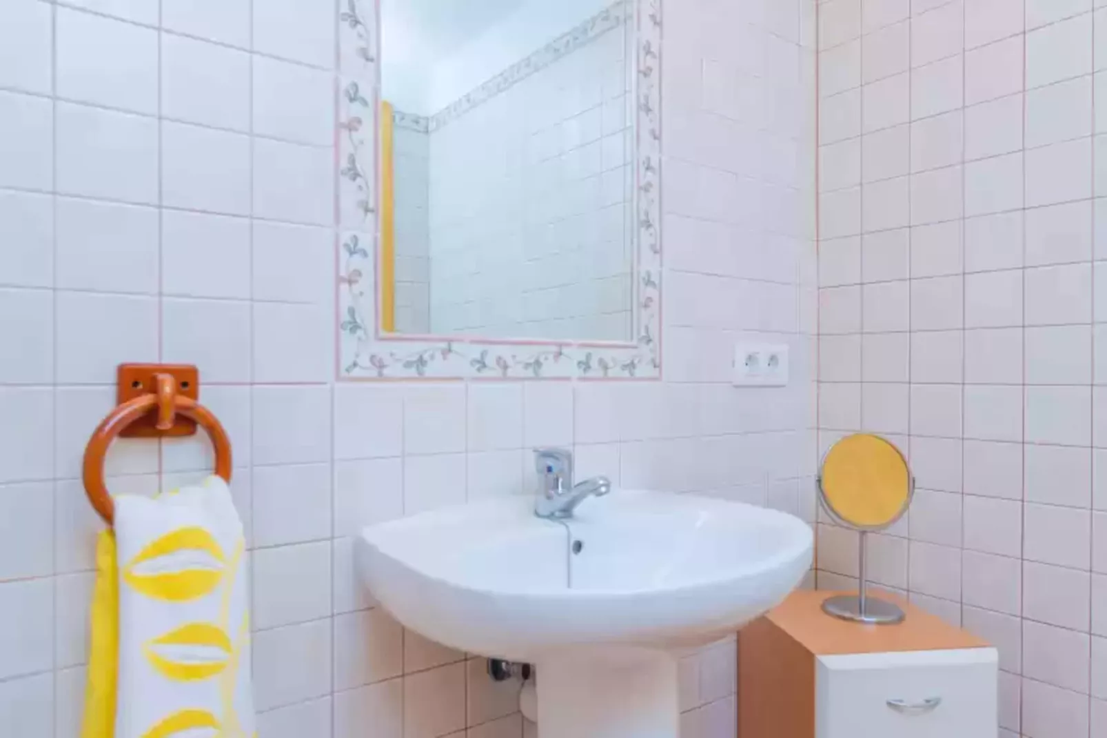 Can Salas-Bathroom