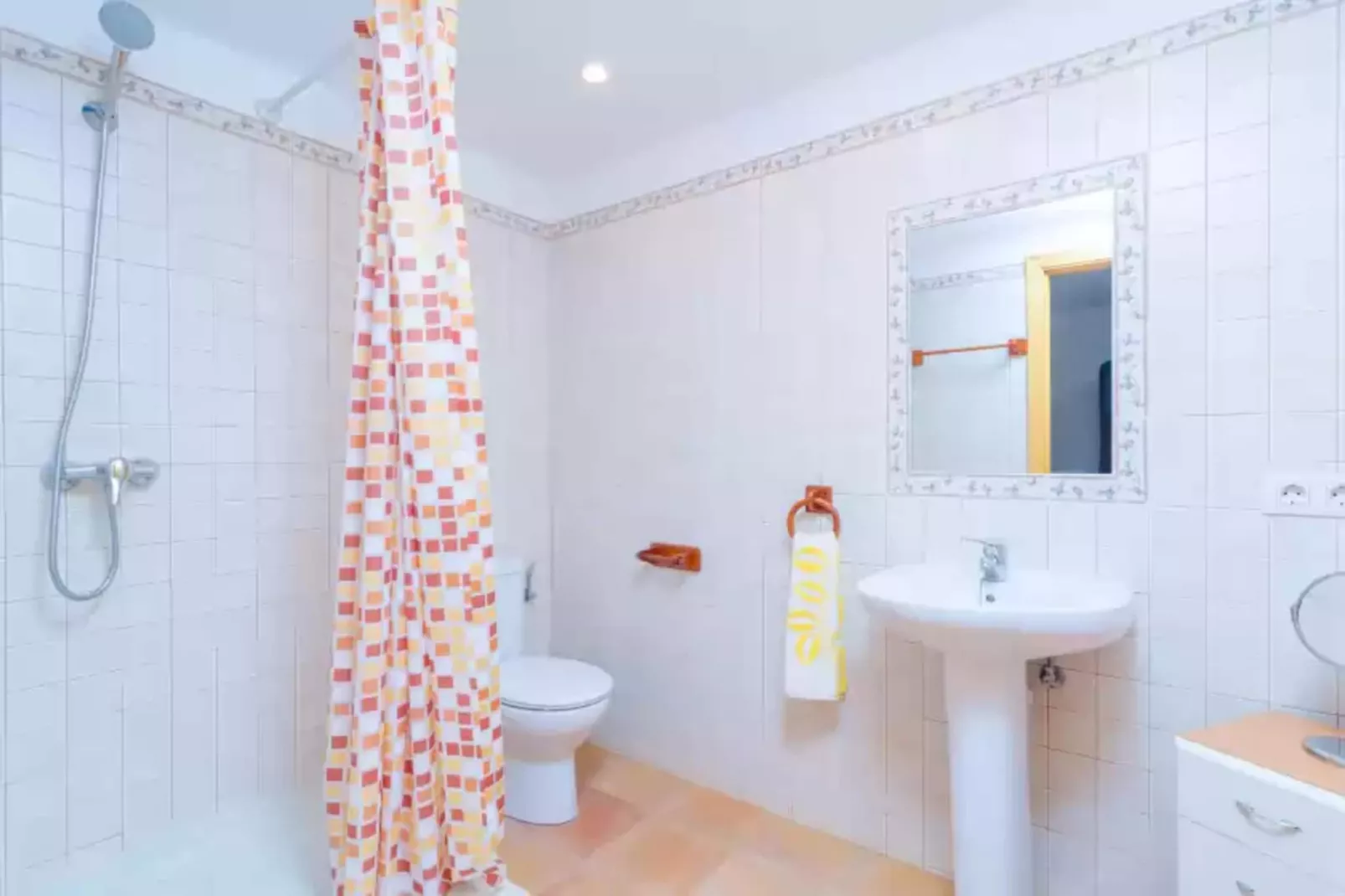 Can Salas-Bathroom