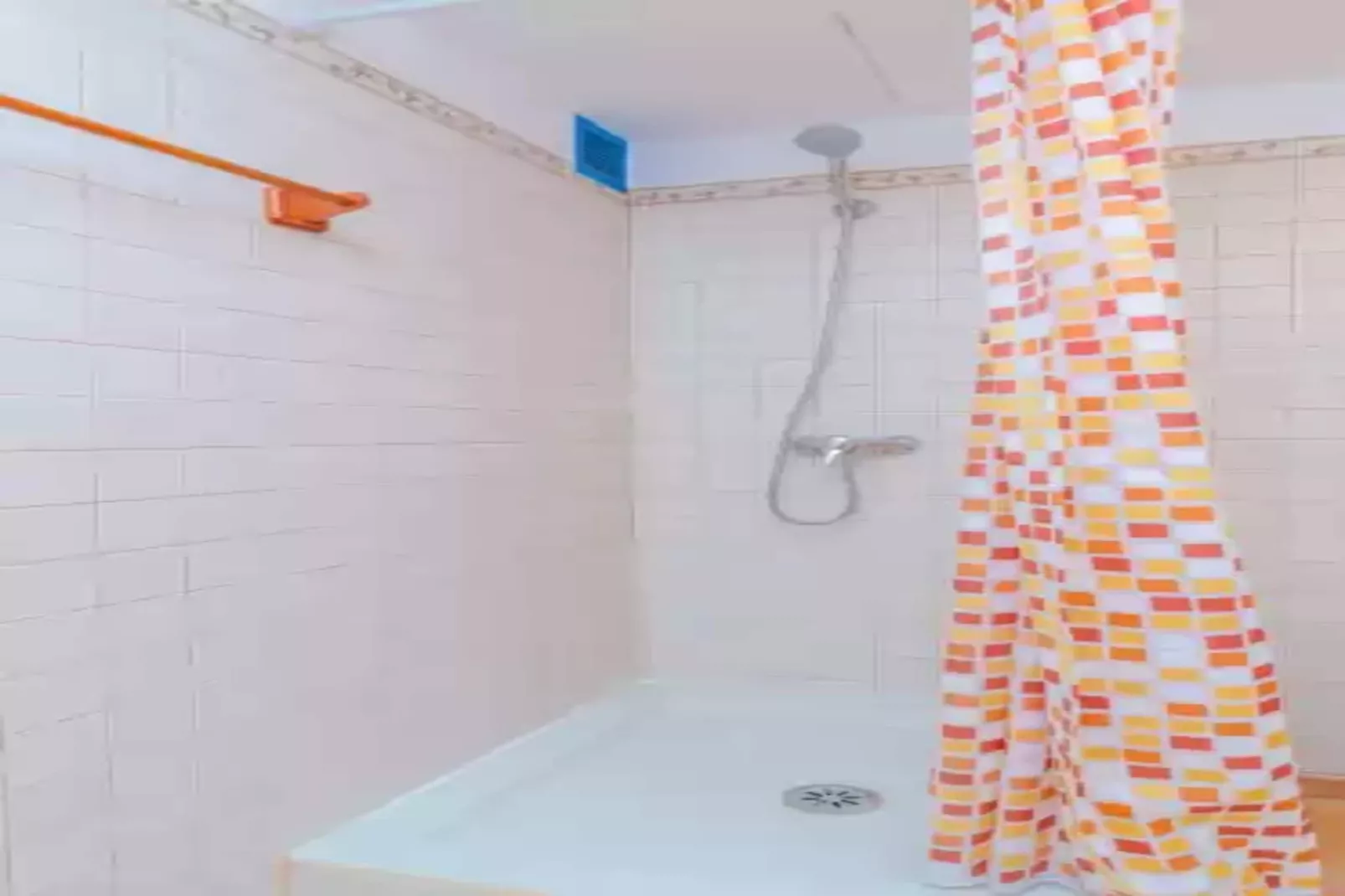 Can Salas-Bathroom