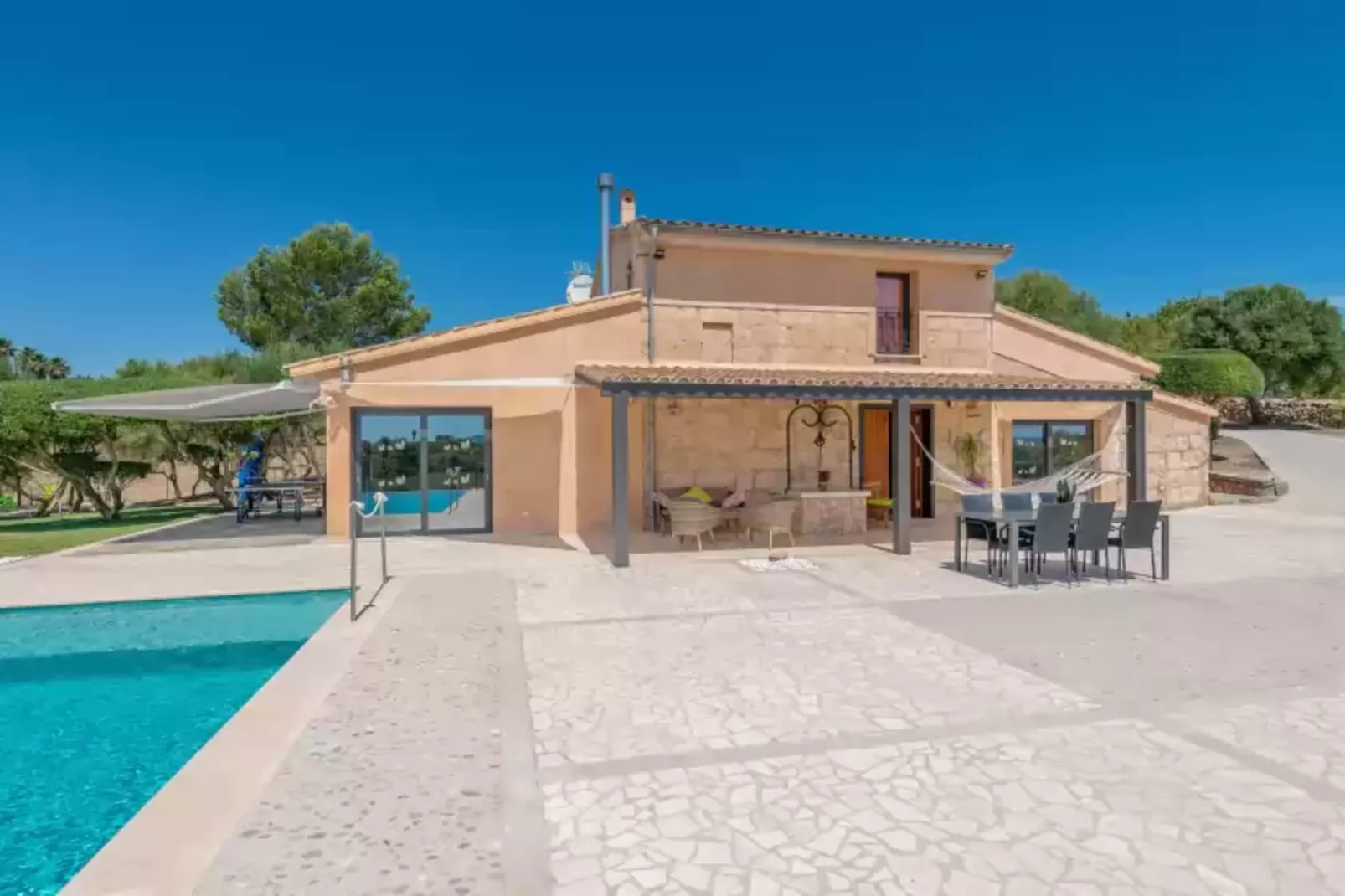 Son Vador-Exterior summer