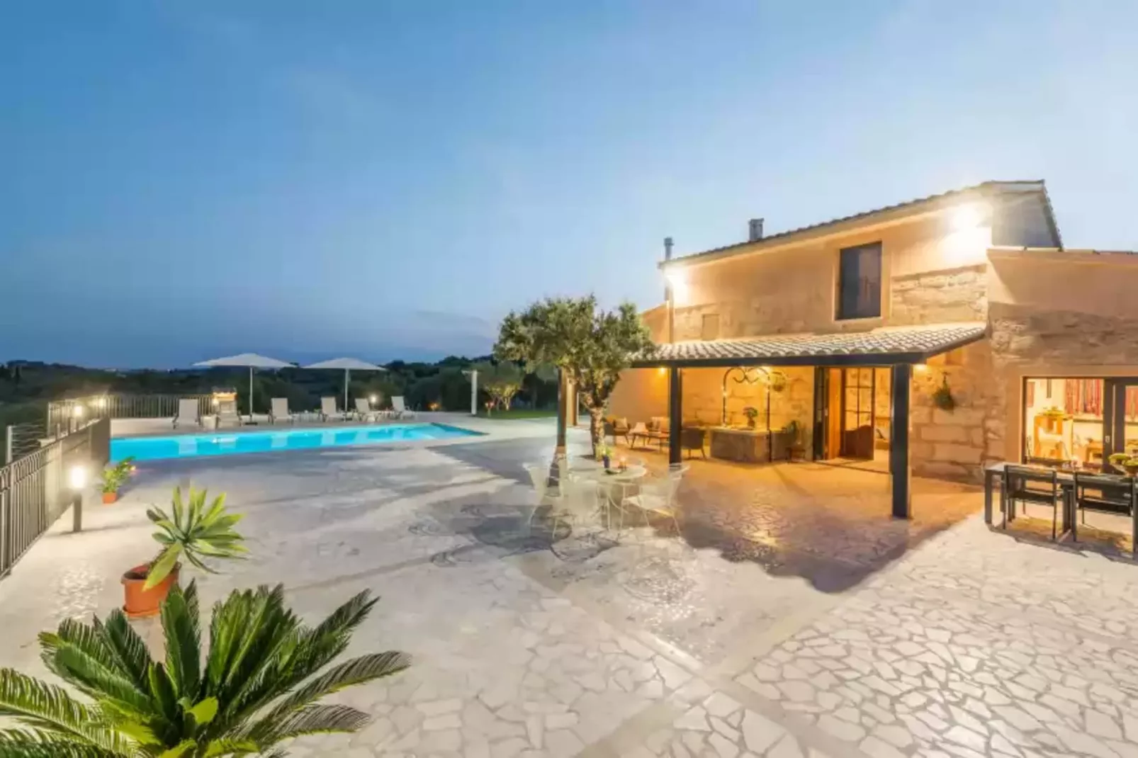 Son Vador-Exterior summer