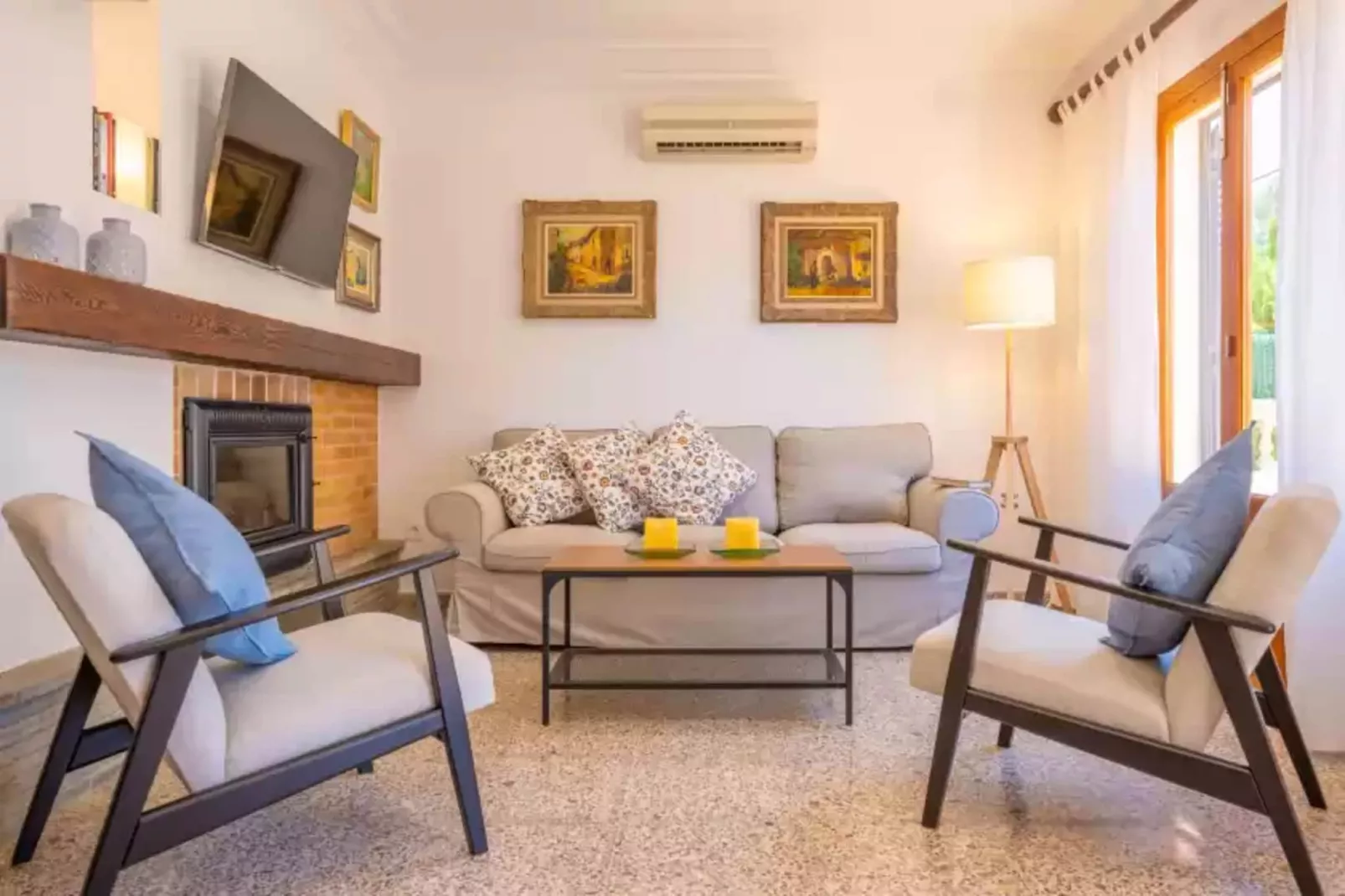 Ca'n Torronet-Living room
