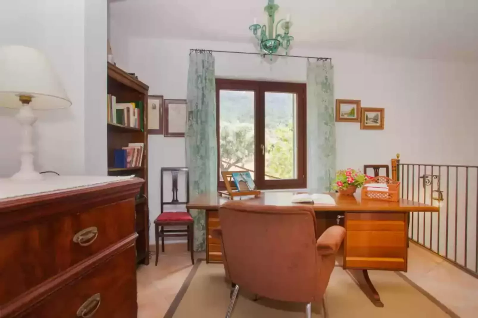 Eremus-Dining room