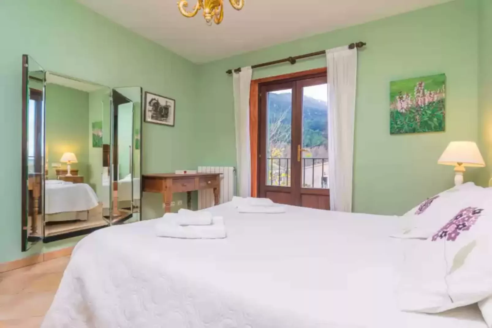 Eremus-Bedroom