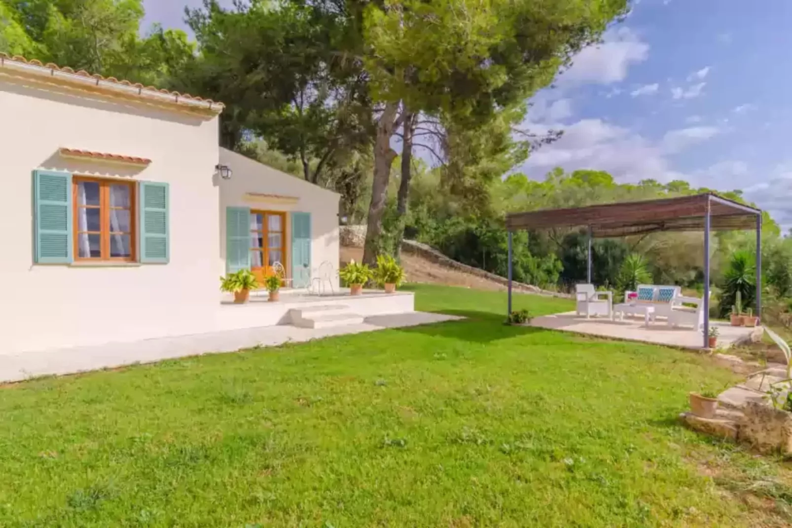 Son Mora-Exterior summer