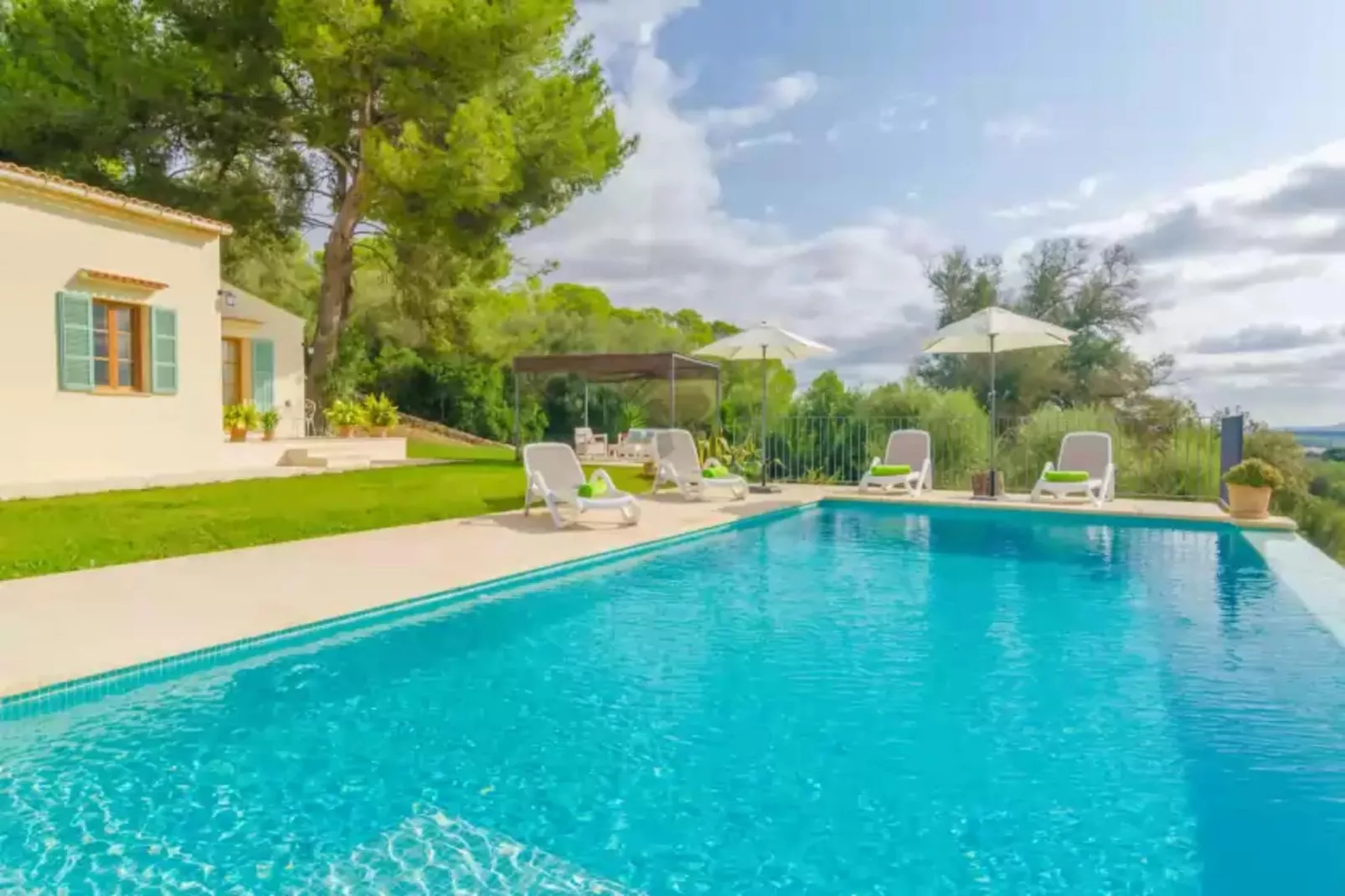 Son Mora-Pool