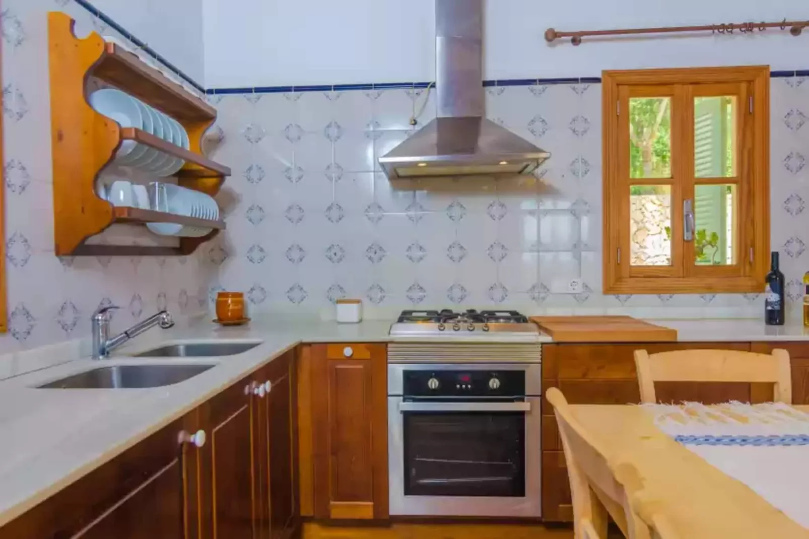 Son Mora-Kitchen