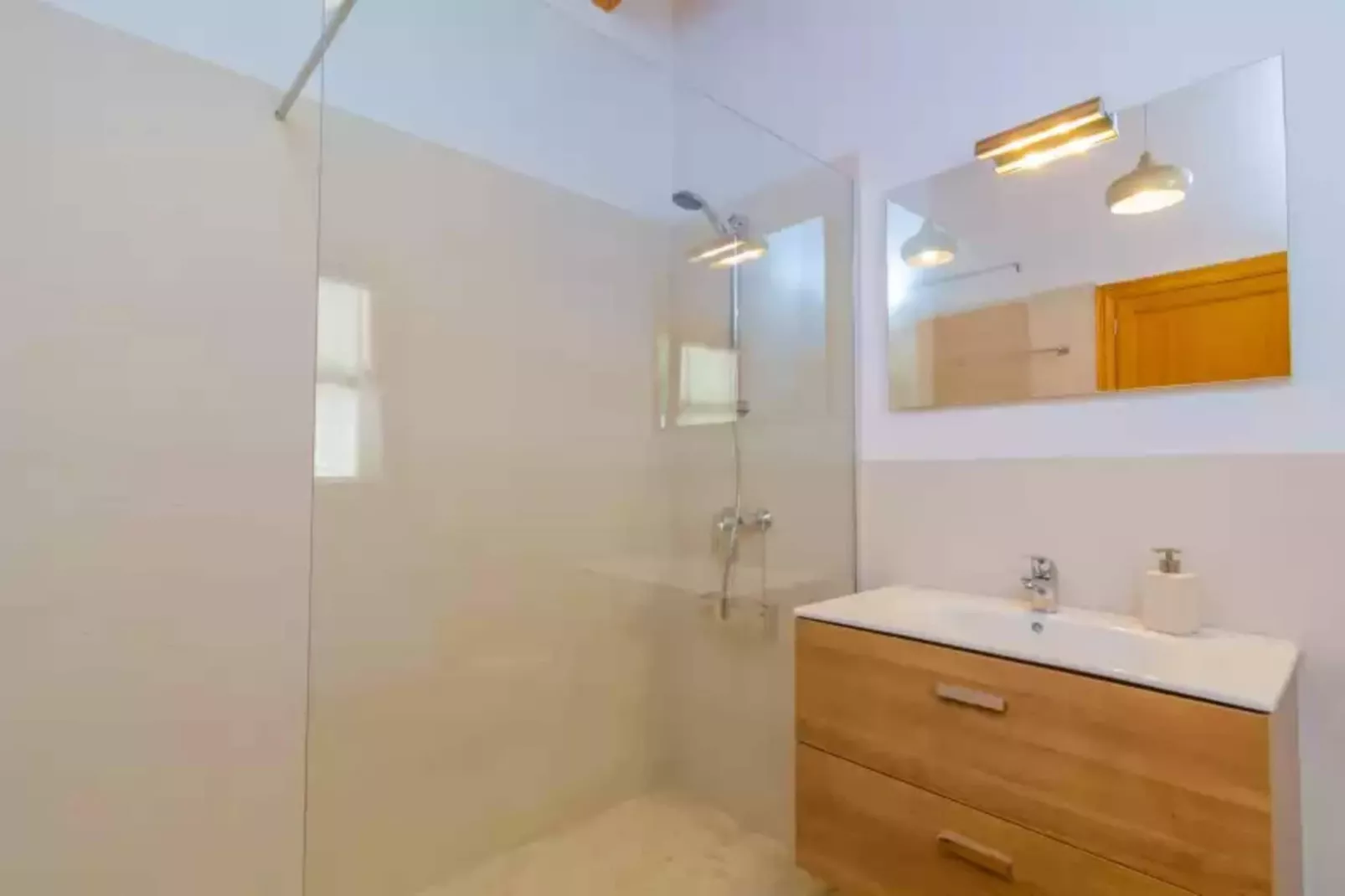 Son Mora-Bathroom