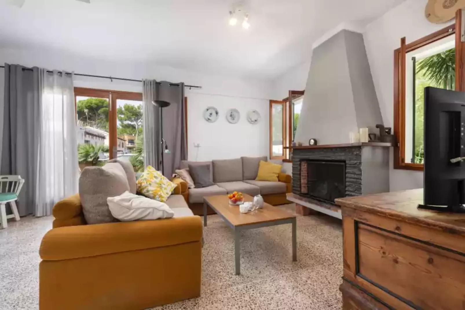 Ombra De Pins-Living room