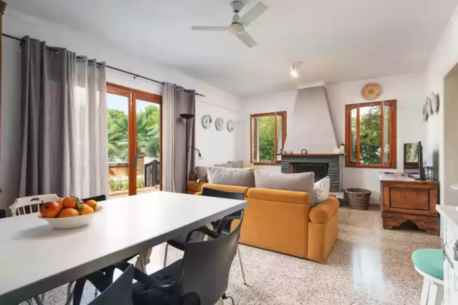 Ombra De Pins-Living room