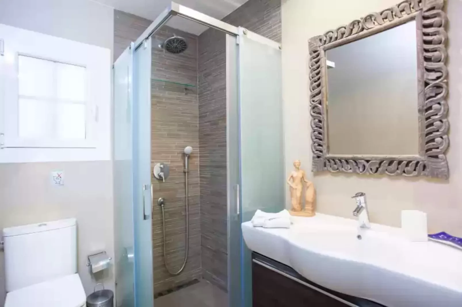 Villa Romana Bonaire-Bathroom