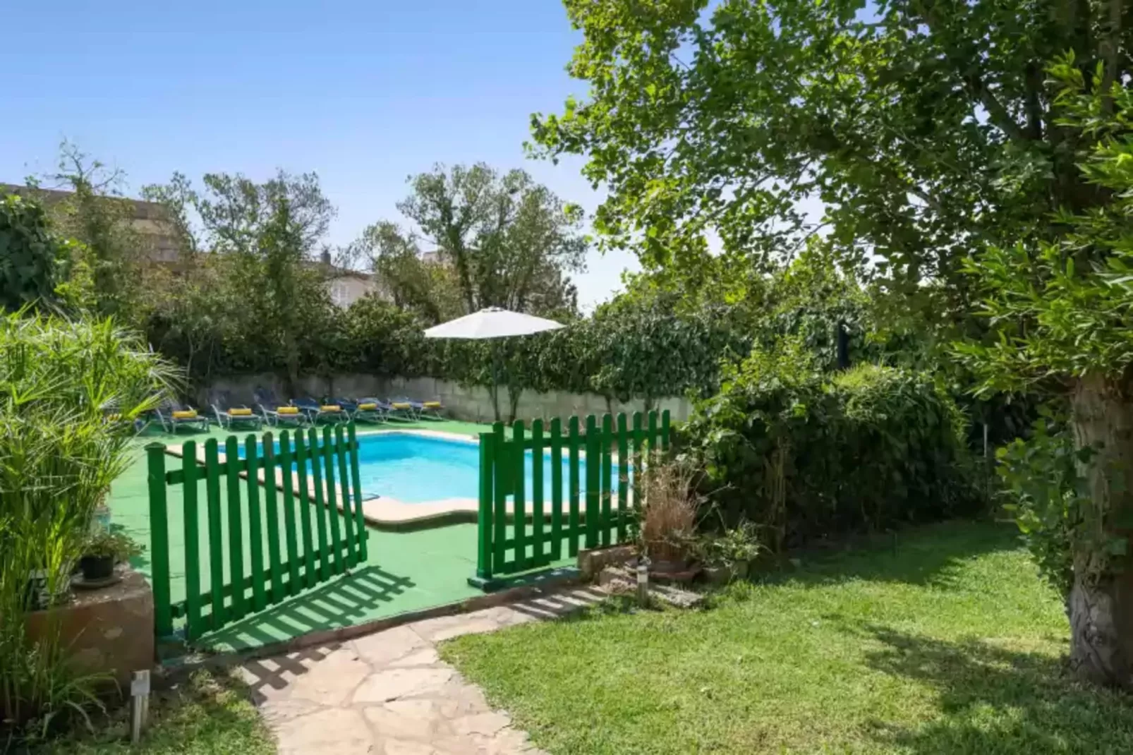 Gina-Pool