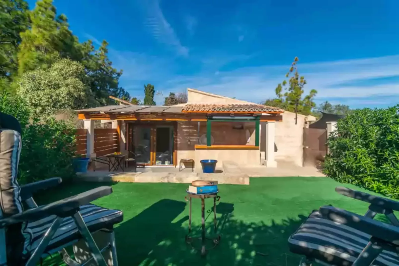Na Molla-Exterior summer