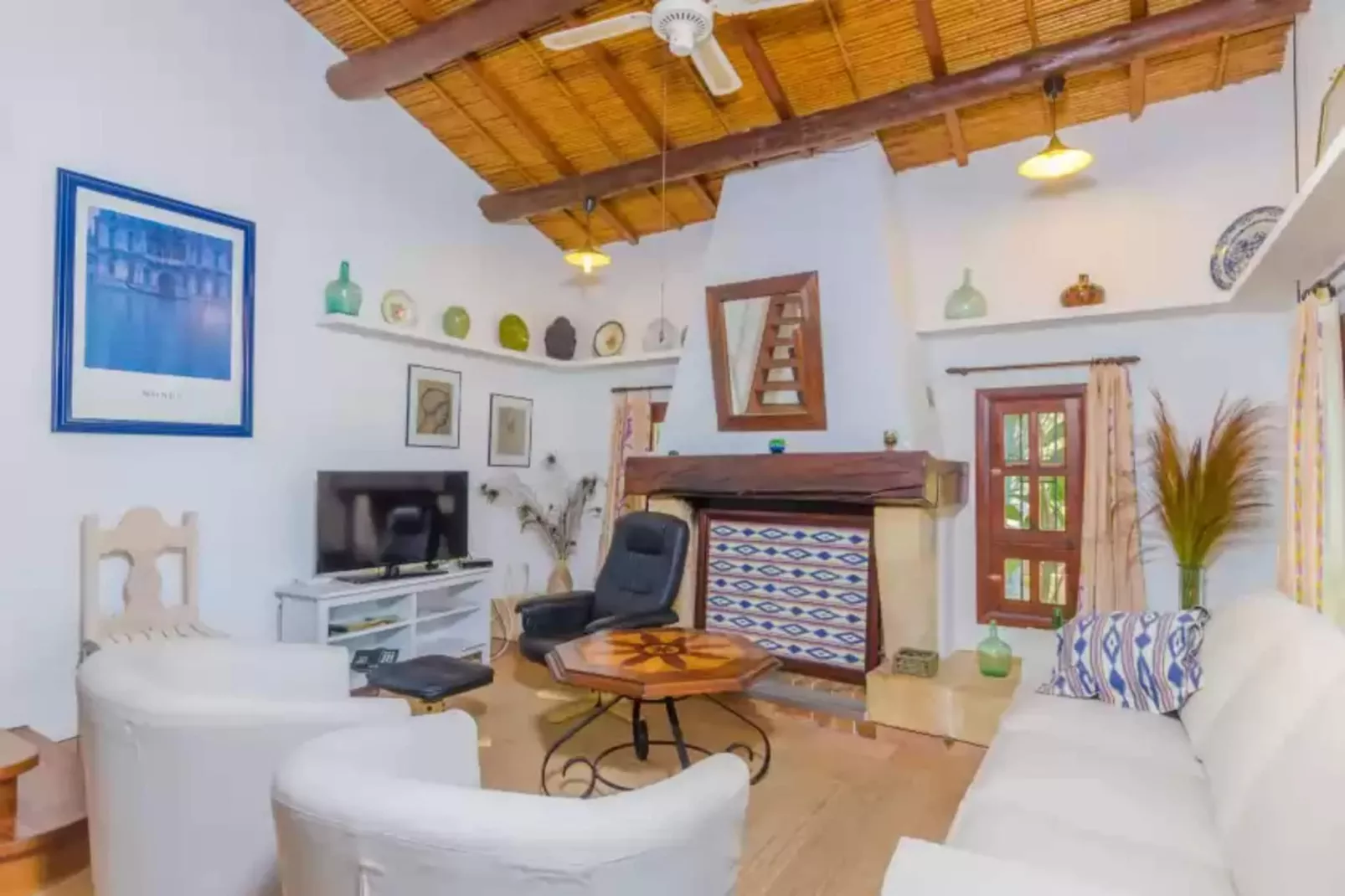 Na Molla-Living room