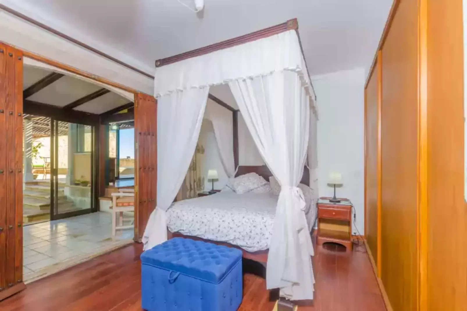 Na Molla-Bedroom