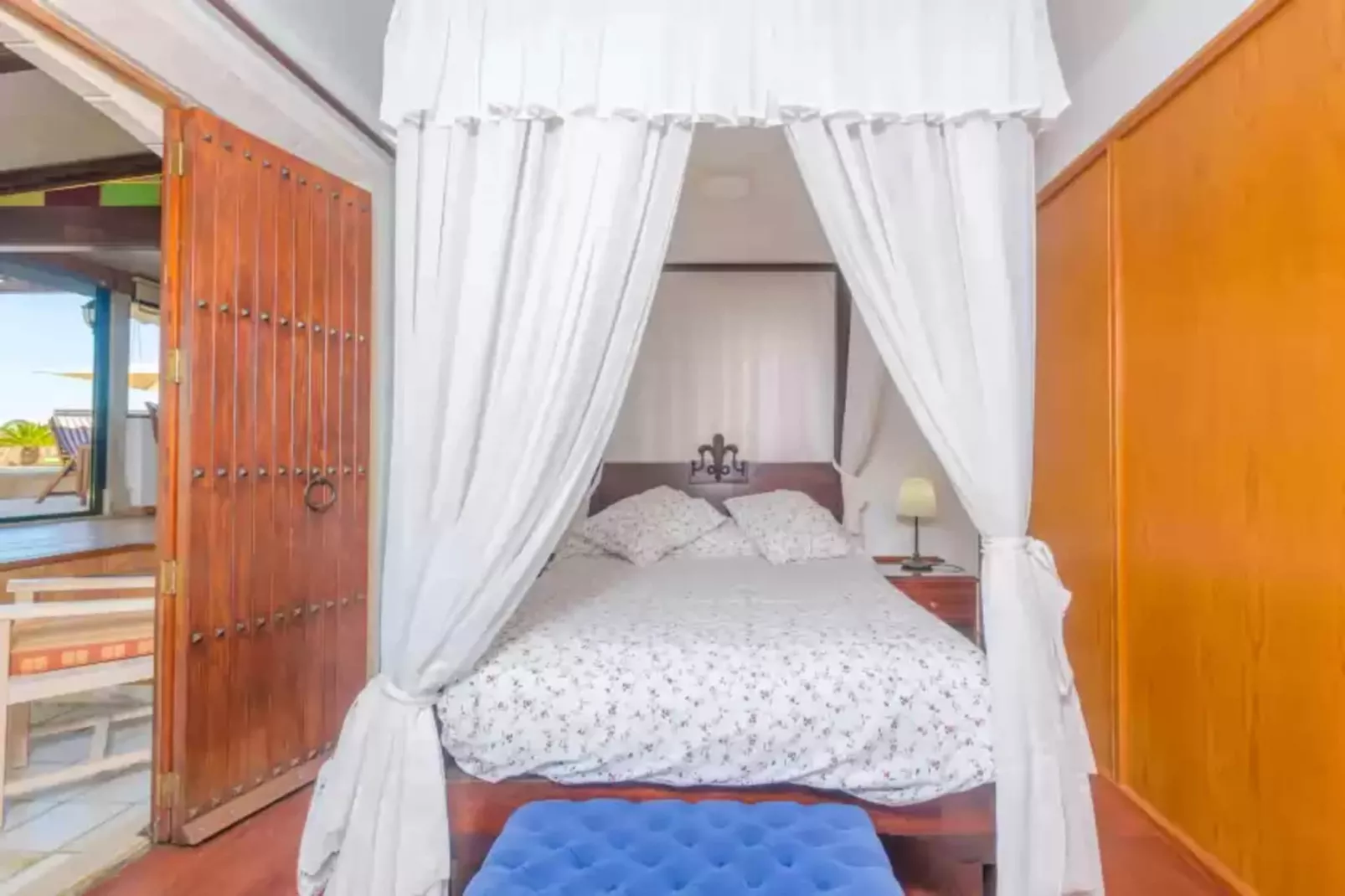 Na Molla-Bedroom