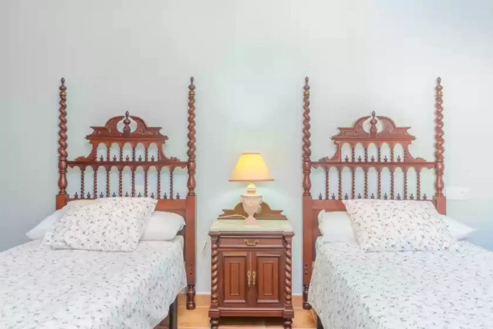 Na Molla-Bedroom