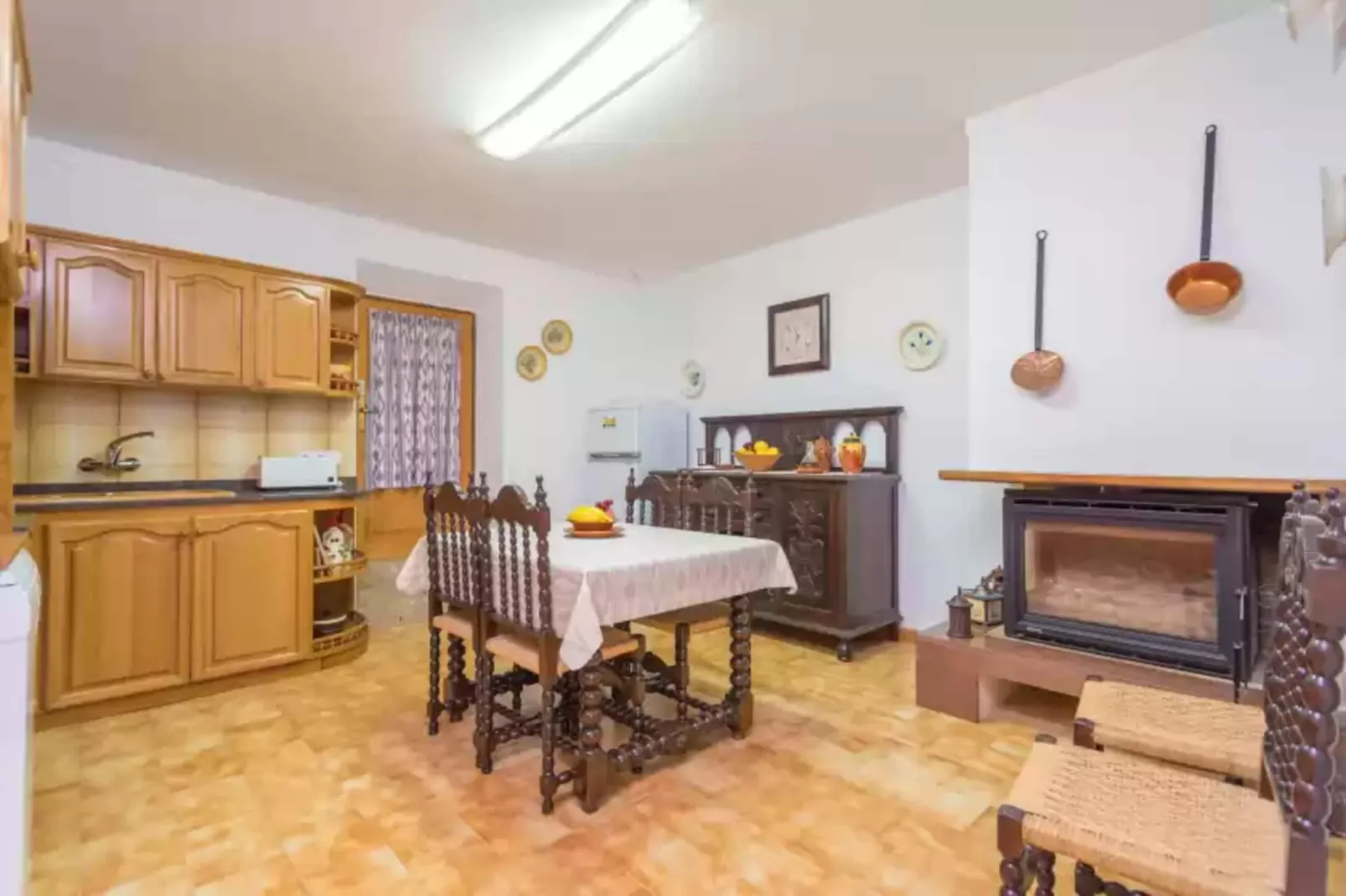 Can Salvador-Dining room