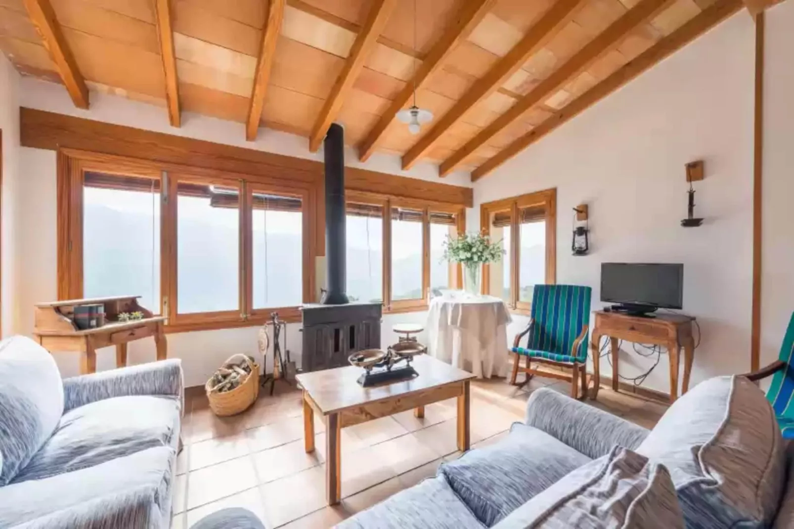 S'olivaret (fornalutx)-Living room