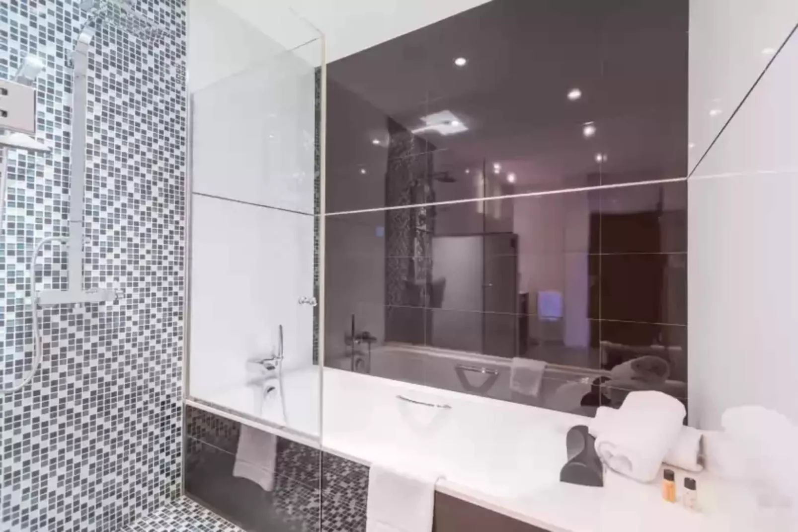Casa Holganza-Bathroom