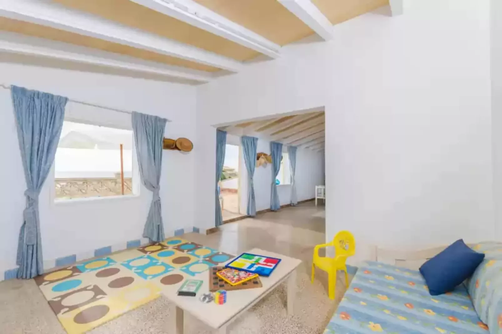 Can Rosito-Living room