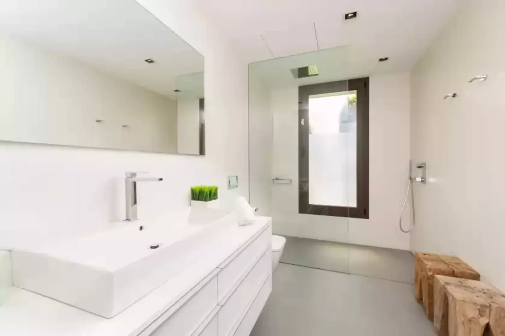 Short De Can Rius-Bathroom