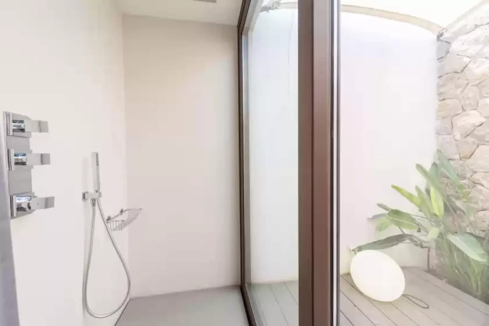 Short De Can Rius-Bathroom