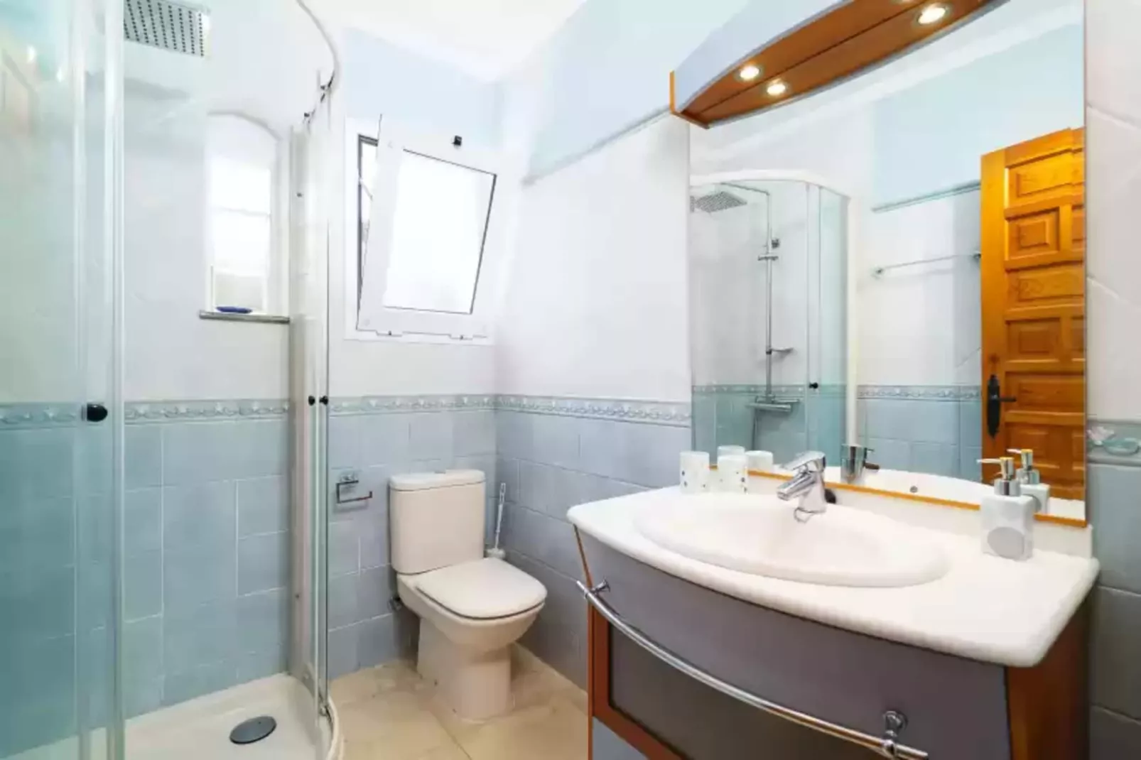 Gladiolo-Bathroom