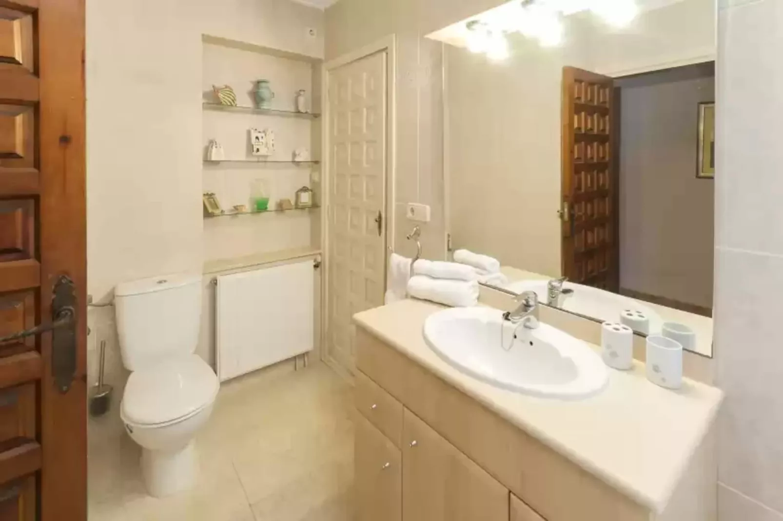 Frederic-Bathroom