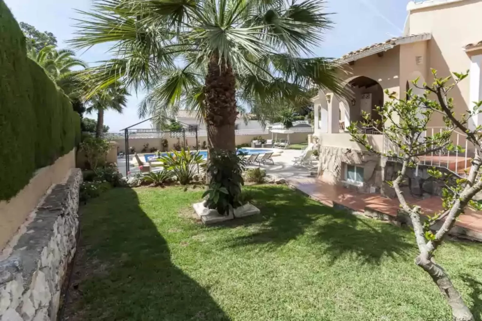 Frederic-Gardens summer