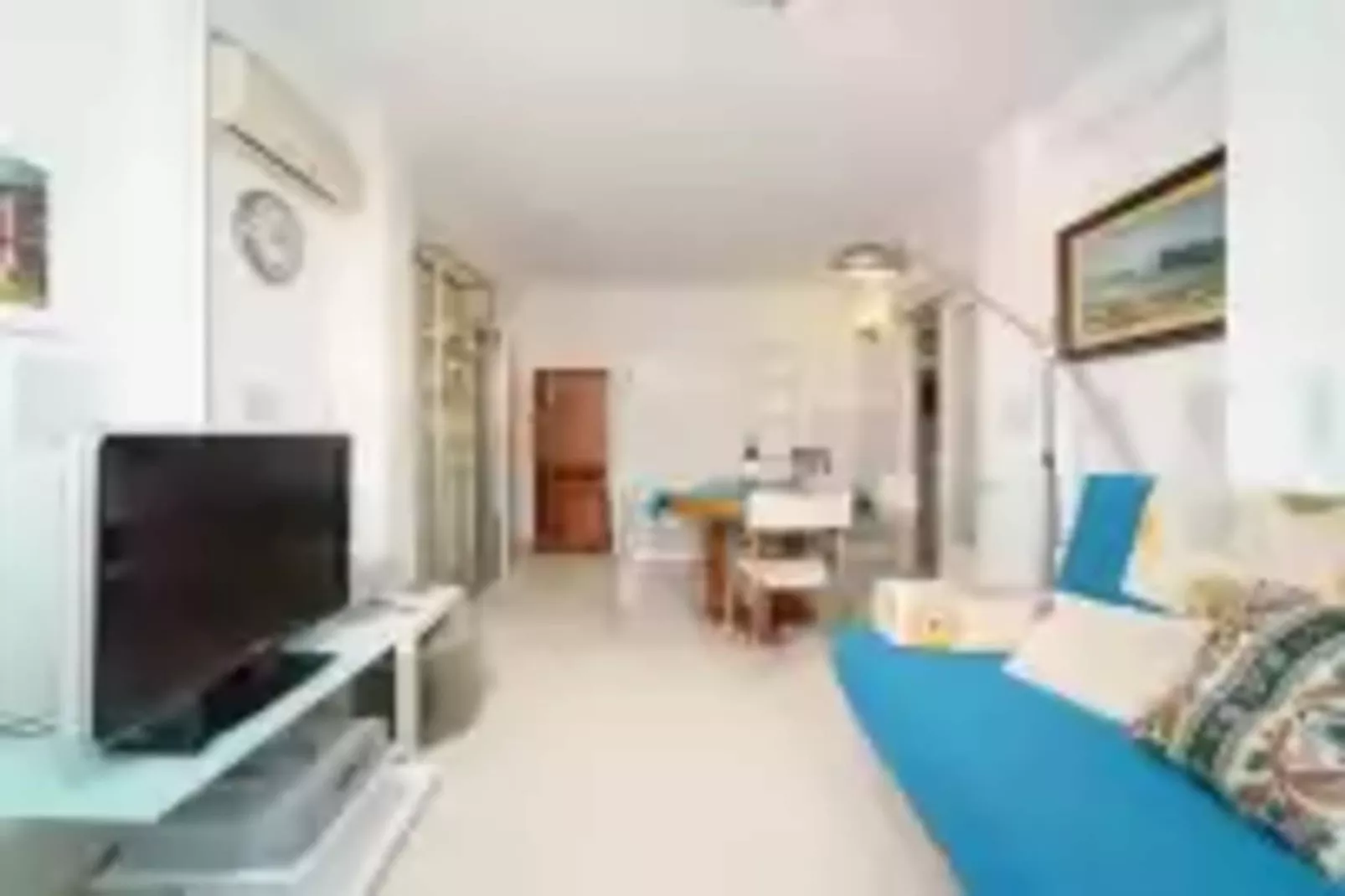 Zeus-Living room