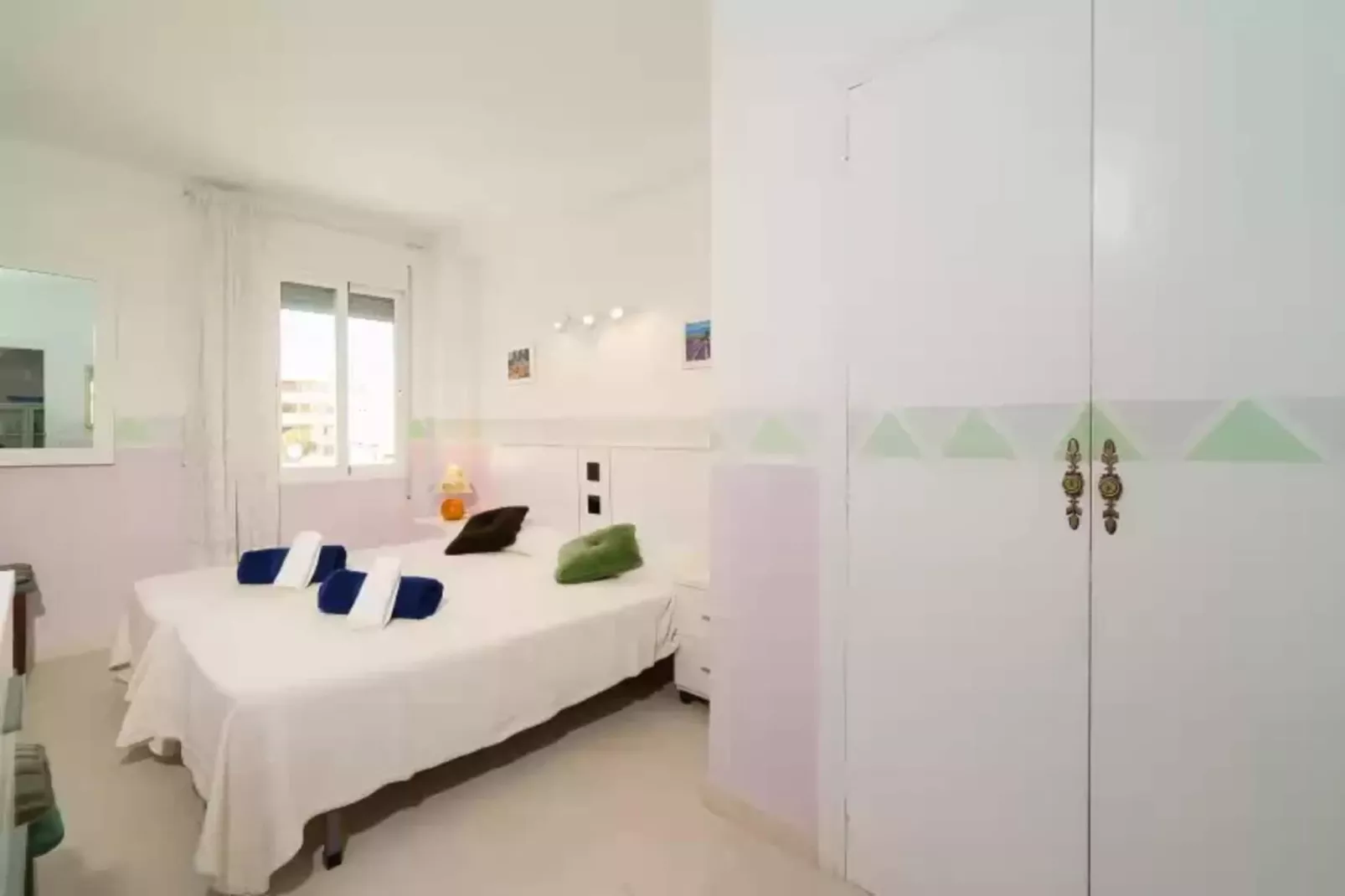 Zeus-Bedroom
