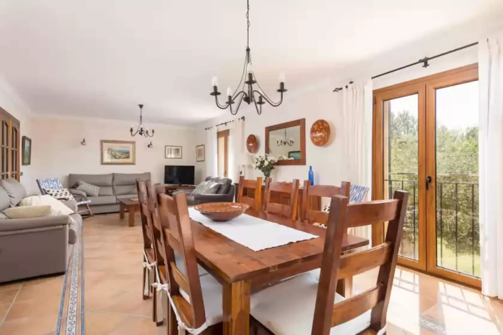 S'aguait-Dining room